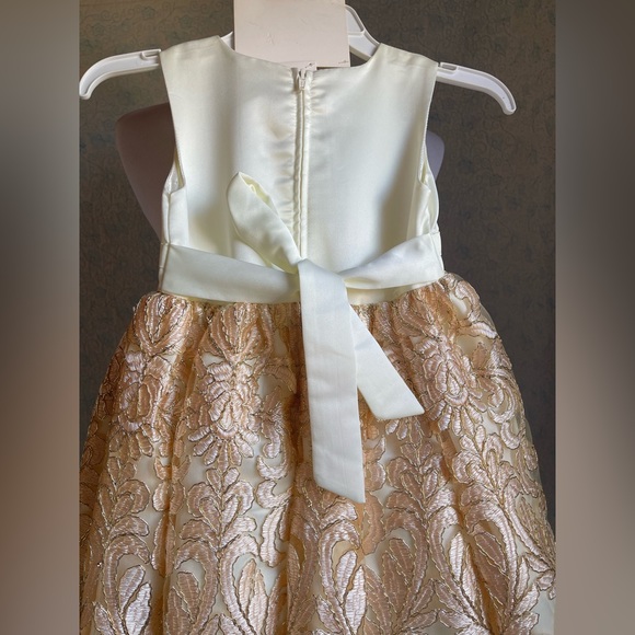 TAHARI GIRL Toddler Formal Dress Size 4 - Picture 5 of 8